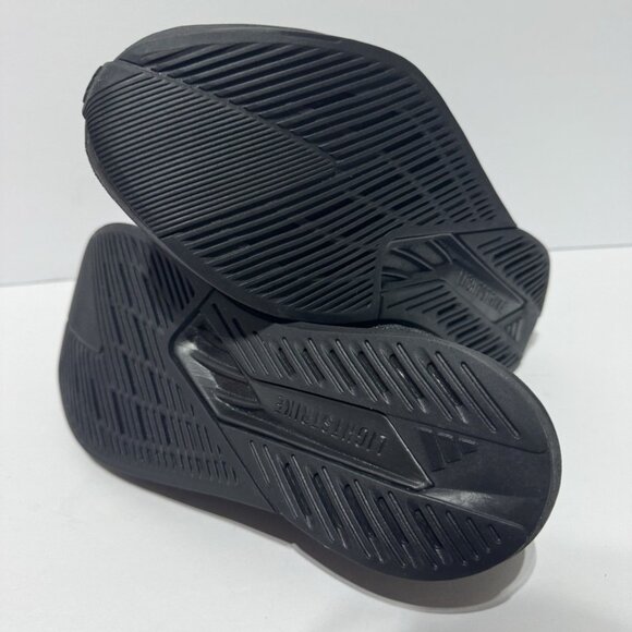 Athletic_Shoes